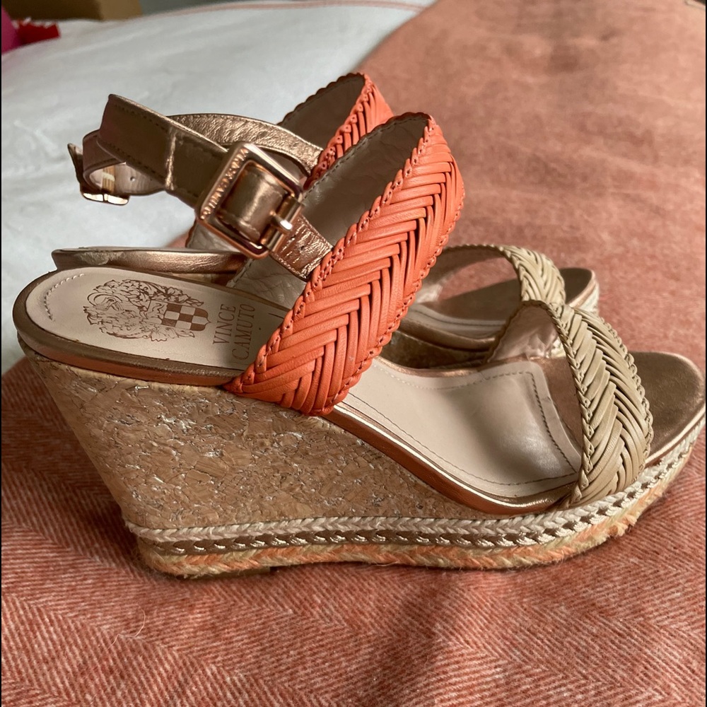 Vince Camuto peach and gold wedges Size 7